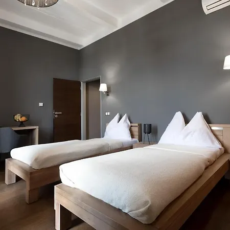 Hotel Arena 3*