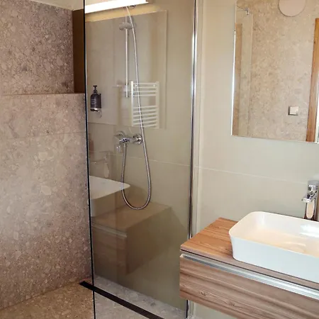 Arena Hotel 3*